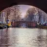 Reguliersgracht (los 7 puentes) — Paseo Amsterdam Instagramable: Canales, Flores y Casas Torcidas, amsterdam