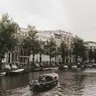 Crucero en barco por los canales — Ocio Amsterdam con Niños: NEMO, Canales y Aventura en Bici, amsterdam
