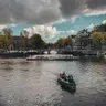 Paseo en Barco Privado por los Canales — Ocio Amsterdam Slow: Un Dia de Calma entre Canales y Jardines, amsterdam