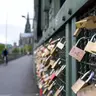 Puente Hohenzollern Love Locks — Paseo Colonia Instagrameable, cologne