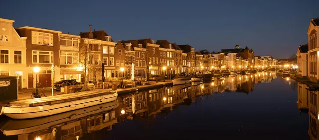 Crucero Privado por los Canales al Atardecer