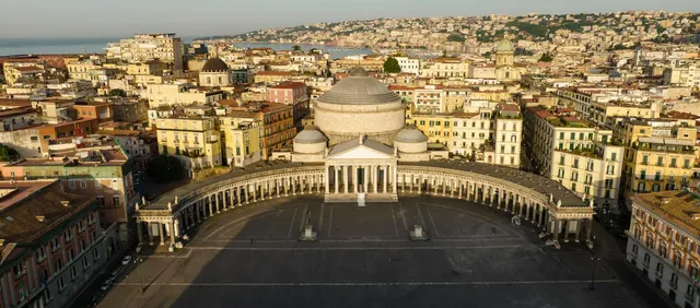 Piazza del Plebiscito & Royal Palace