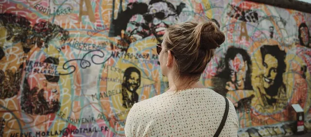 East Side Gallery al Amanecer