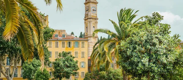 Place Garibaldi: Aperitivo y Vida de Barrio