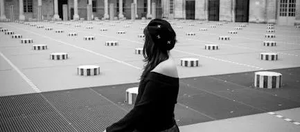 Jardines del Palais Royal: Lectura bajo los Tilos