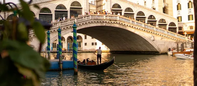 Puente de Rialto y Mercado de Pescado