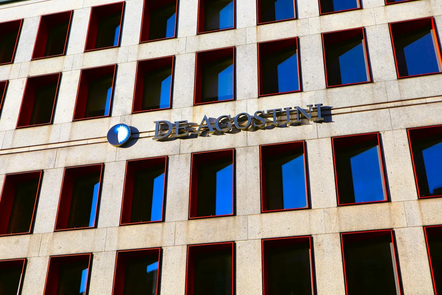 ブレラ地区の活気あふれる街並み