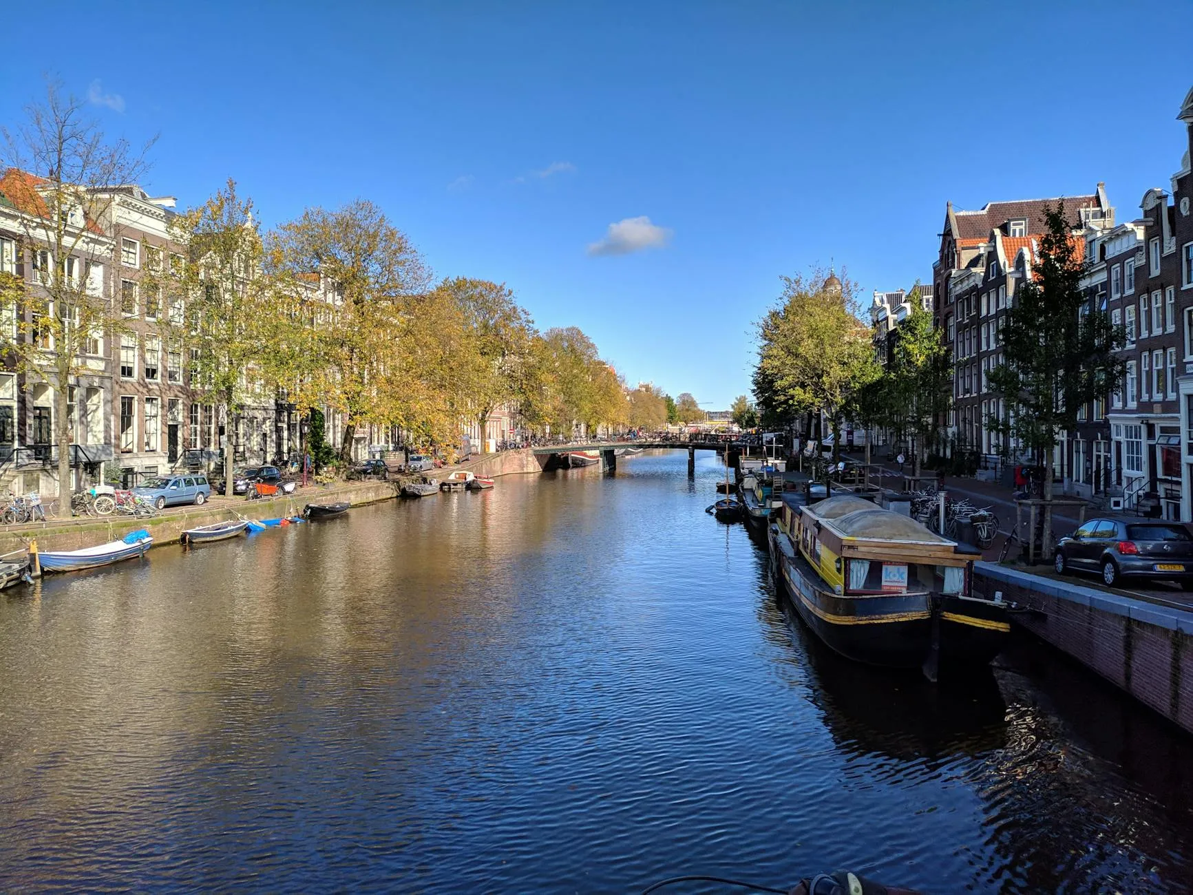 Amsterdam Slow: Un Dia de Calma entre Canales y Jardines
