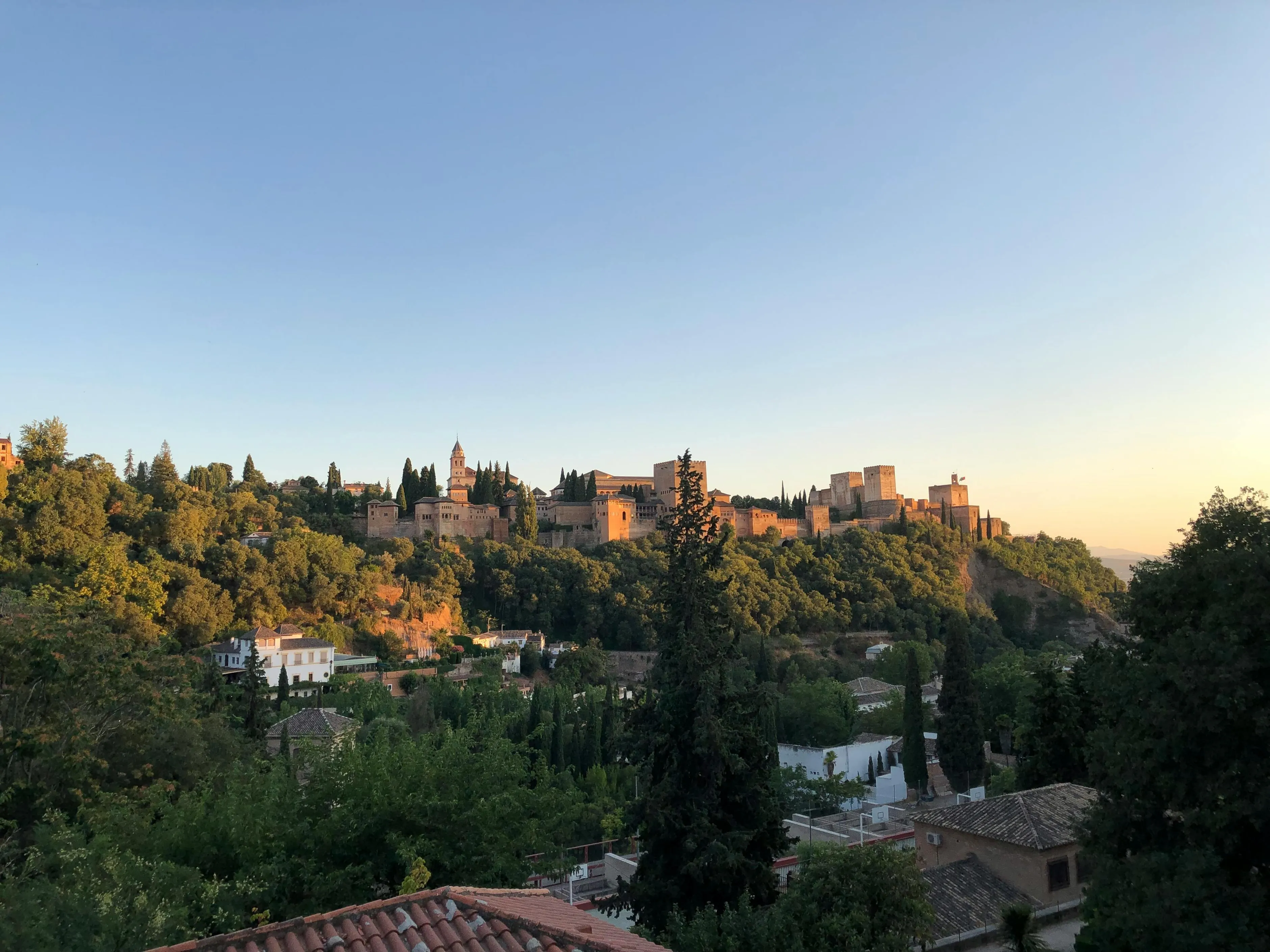 Granada Instagramable: Atardeceres, Rincones y Magia Nazarí