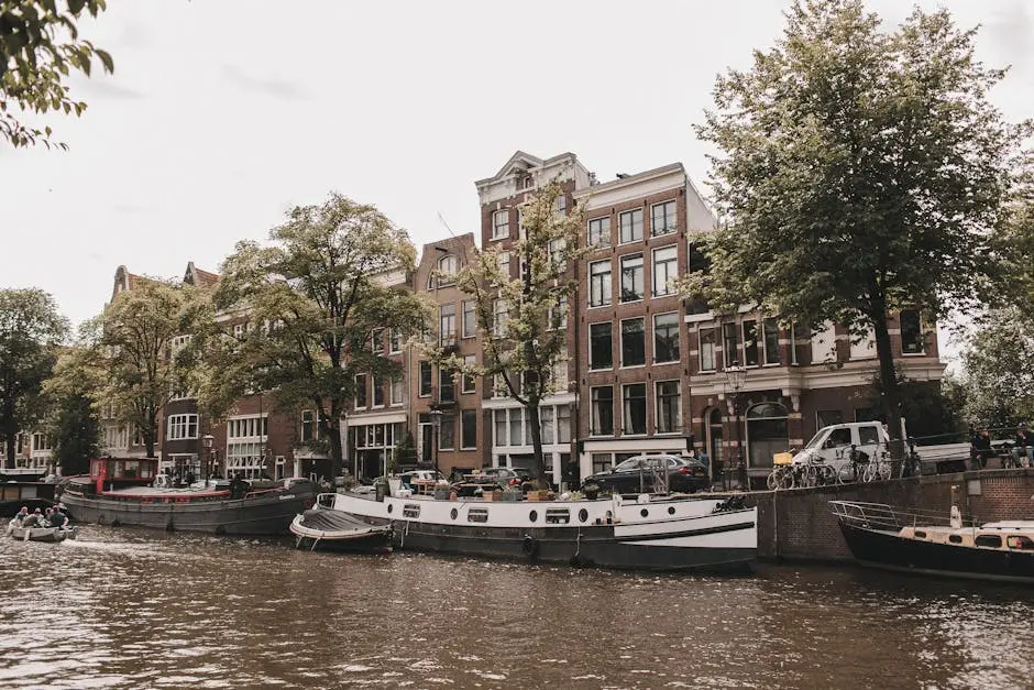 Amsterdam Secreta: Brown Cafés, Patios Ocultos y el Jordaan Auténtico