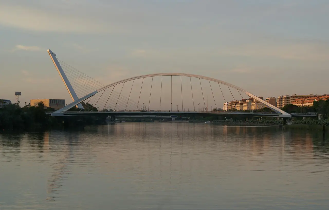 Sevilla como un sevillano: barrios, mercados y rincones auténticos
