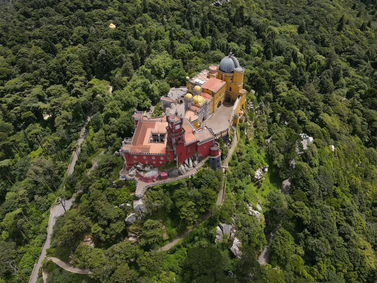 Sintra en familia: palacios mágicos y bosques encantados