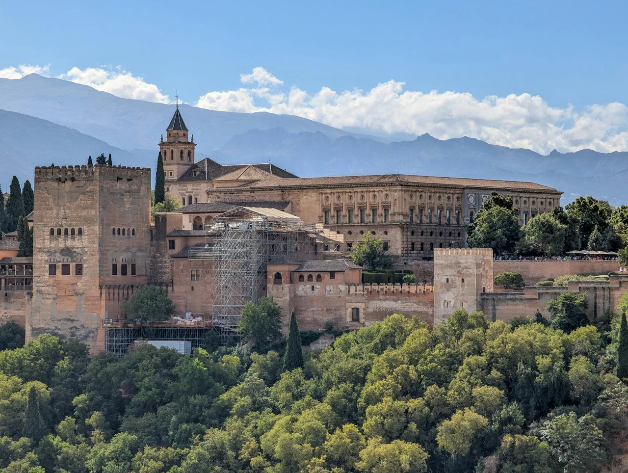 Granada Monumental: De la Alhambra a la Capilla de los Reyes — granada