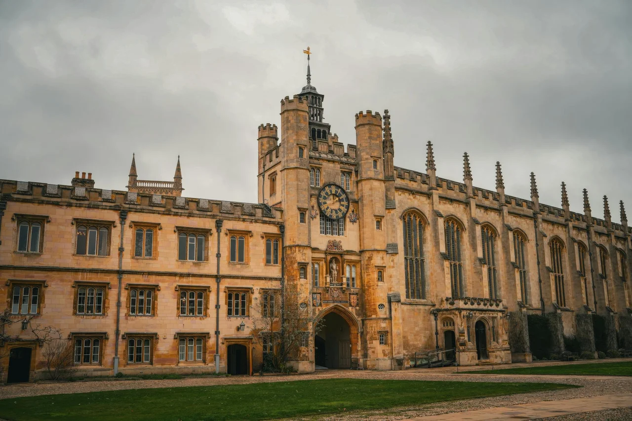 Oxford with Kids: Dinosaurs, Harry Potter and Punting Adventures — oxford