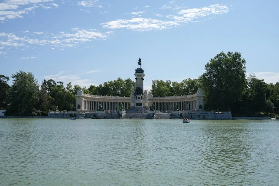 Retiro Park — Pond and Crystal Palace