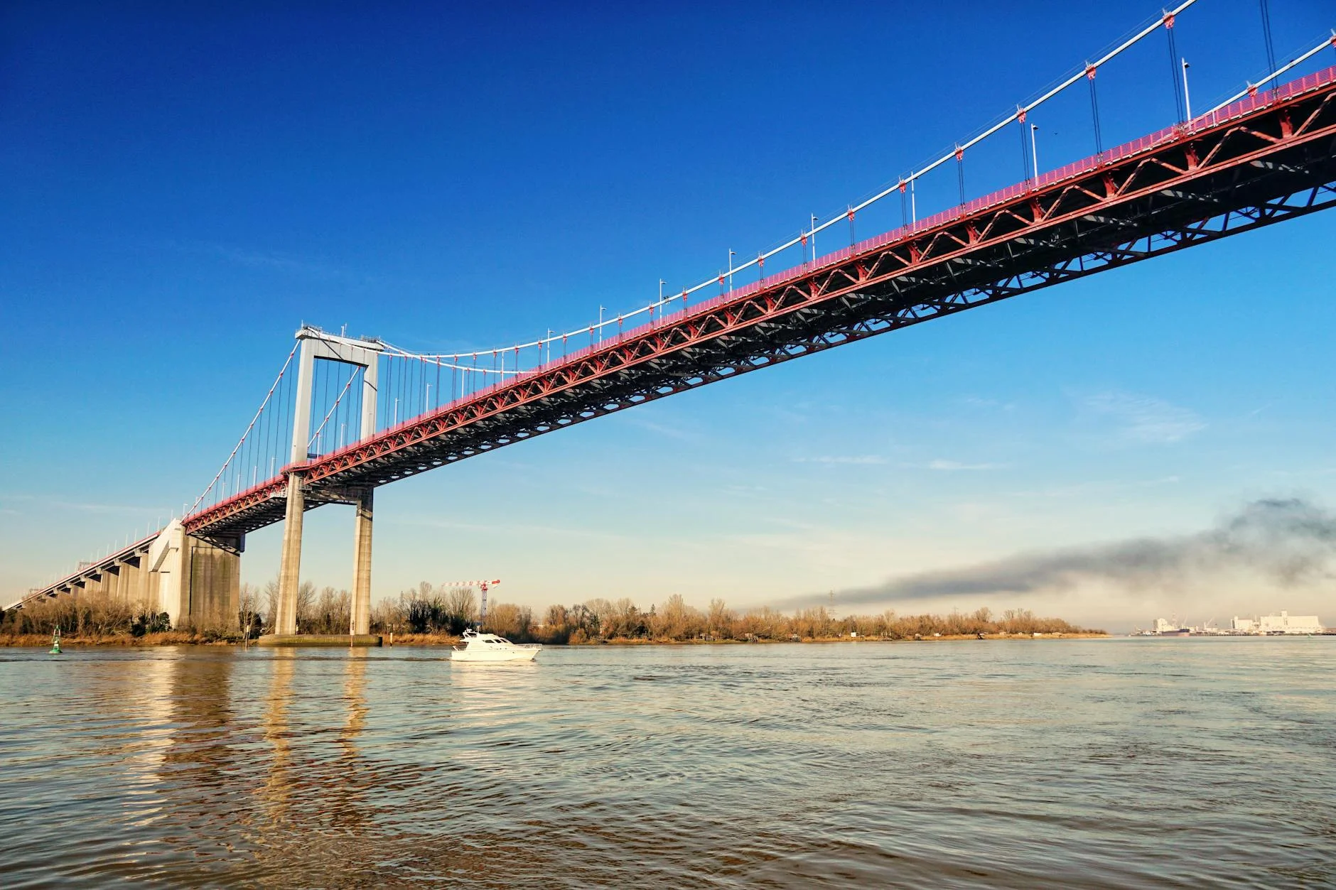 Walk along Pont de Pierre & Garonne Quays