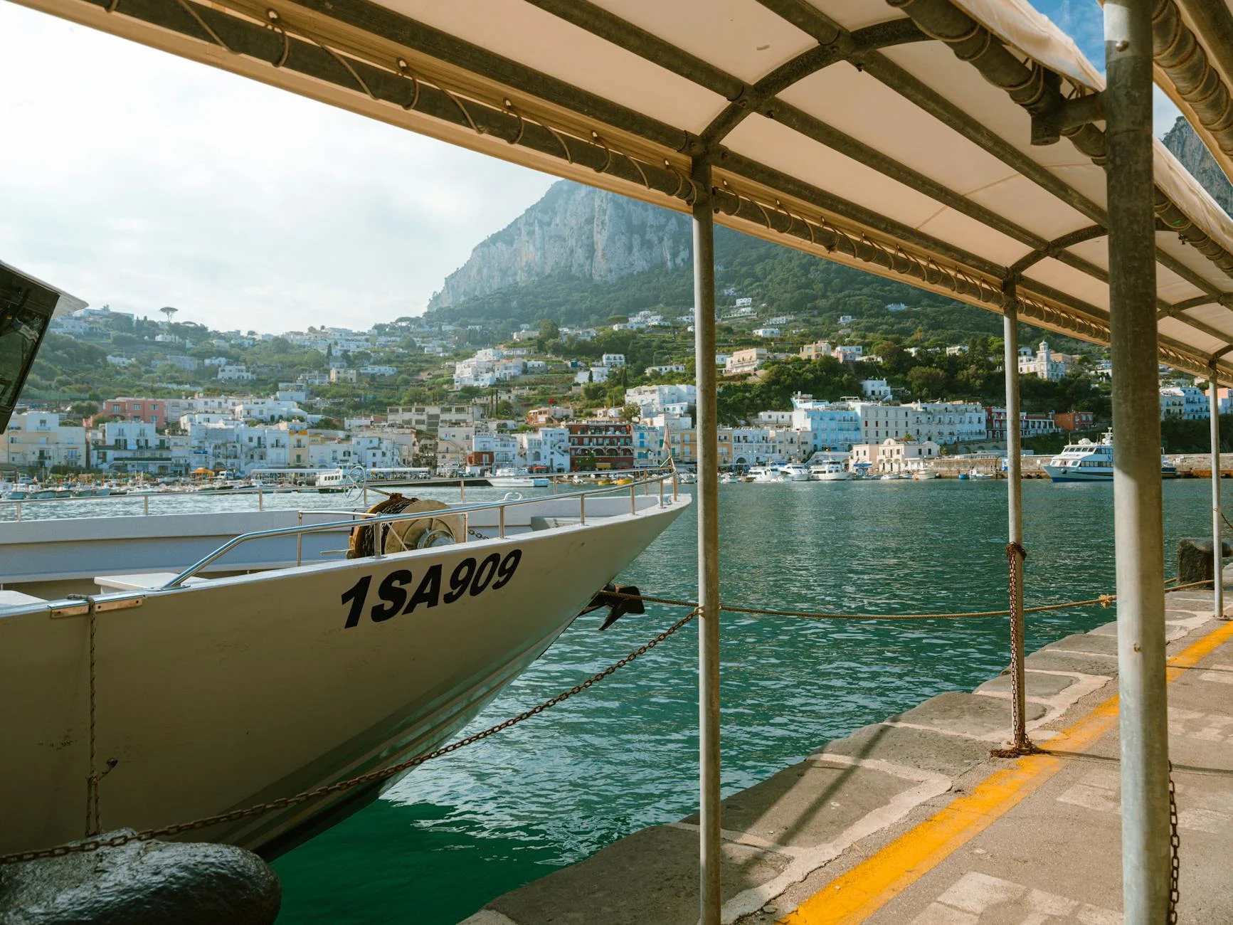 Private boat tour along the Posillipo coast