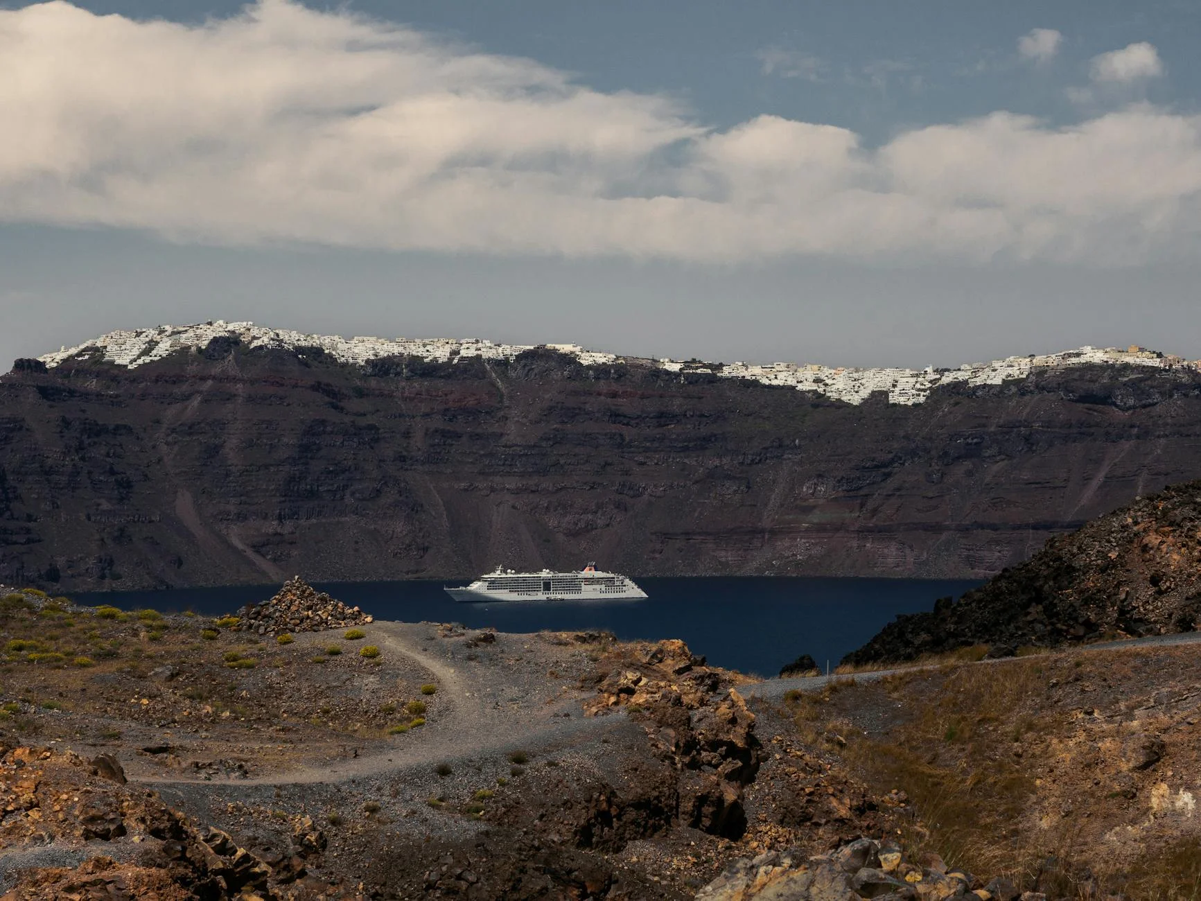 Paseo por el sendero de la Caldera