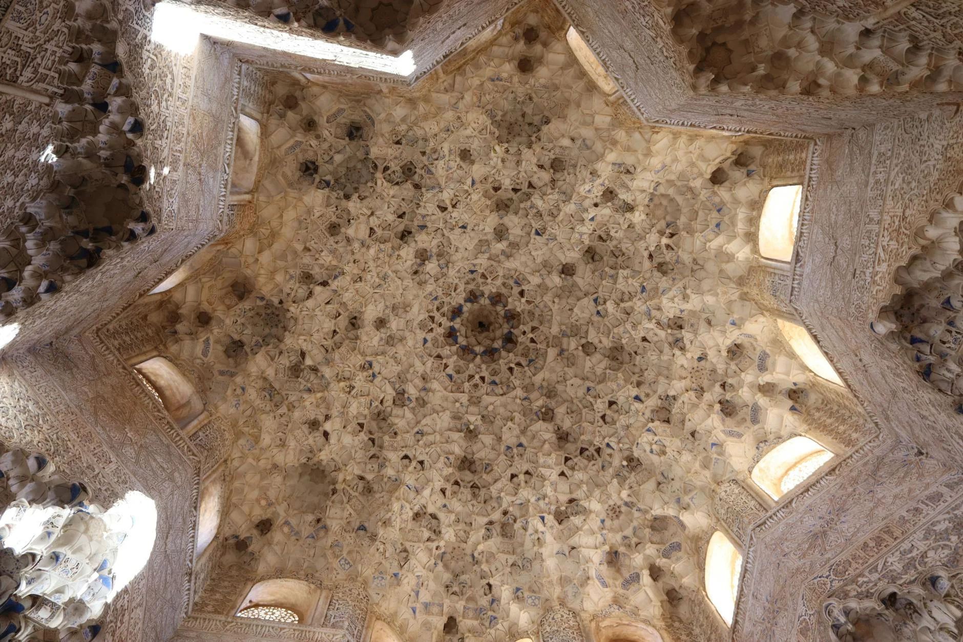 Alhambra en Grupo Reducido