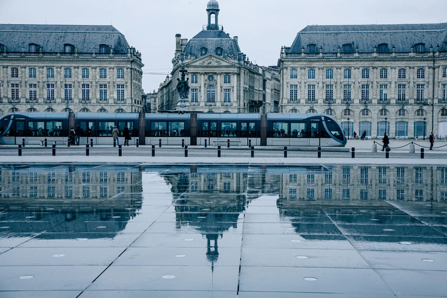 Place de la Bourse y Miroir d'Eau
