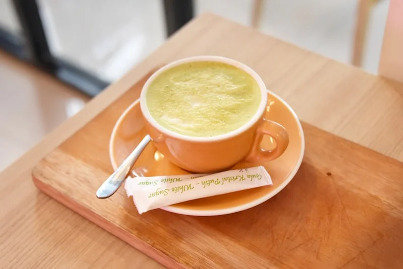 在亚麻和羽衣甘蓝餐厅享用午餐