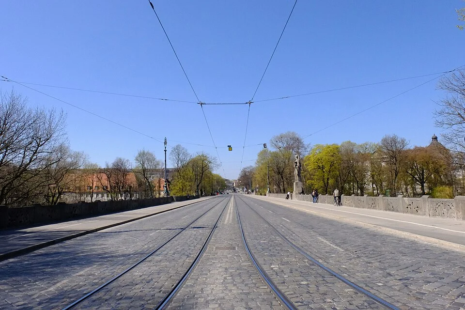 Maximilianstraße Einkaufen — Luxus München, munich