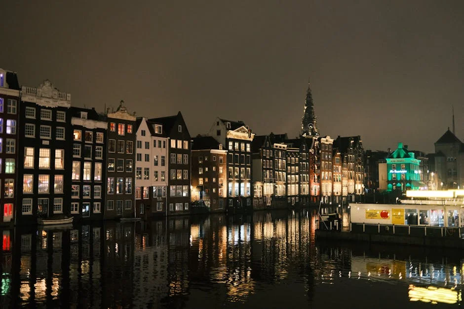 Amsterdam Premium: Arte Privado, Crucero con Cena y Cócteles en Rooftop — amsterdam